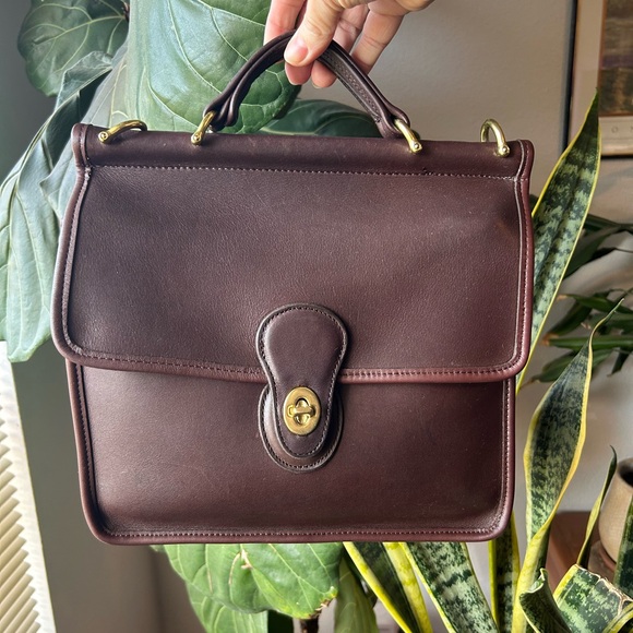 Beautiful Vintage Coach 1997 Mahogany Willis 9927 - Picture 2 of 16